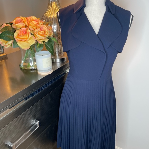 Karen Millen Sleeveless Pleated Skirt Trench Dress in Navy Size 6US - Picture 2 of 16